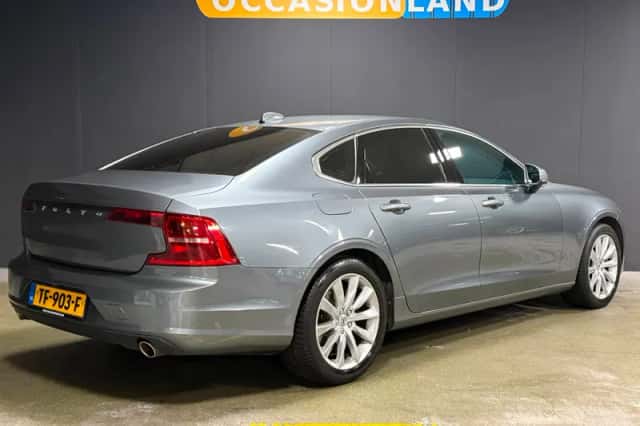 Volvo S90 (2018) thumbnail 2