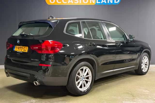BMW X3 (2018) thumbnail 2