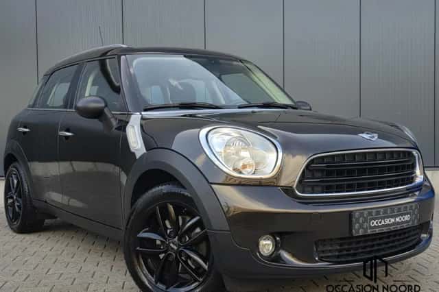 MINI Countryman (2016) thumbnail 1