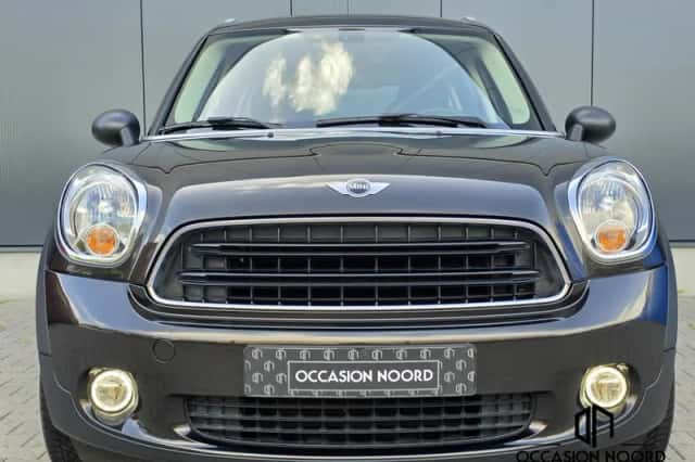 MINI Countryman (2016) thumbnail 2