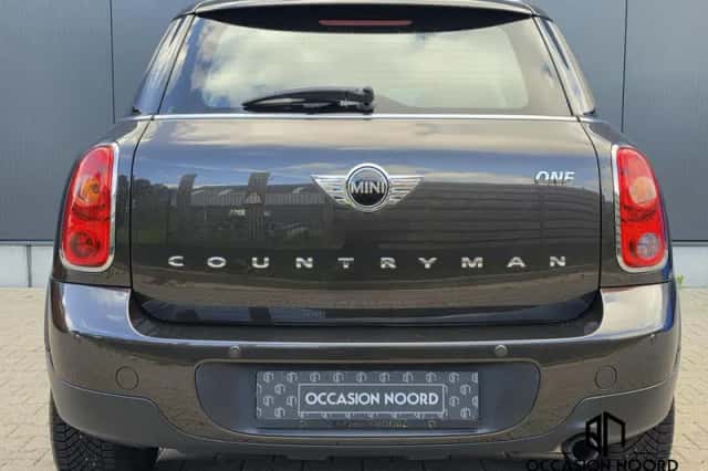 MINI Countryman (2016) thumbnail 6