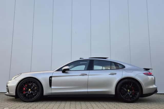 Porsche Panamera (2017) thumbnail 2
