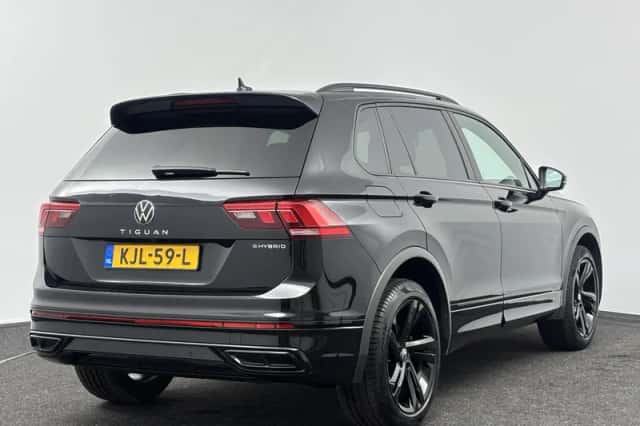 Volkswagen Tiguan (2022) thumbnail 2