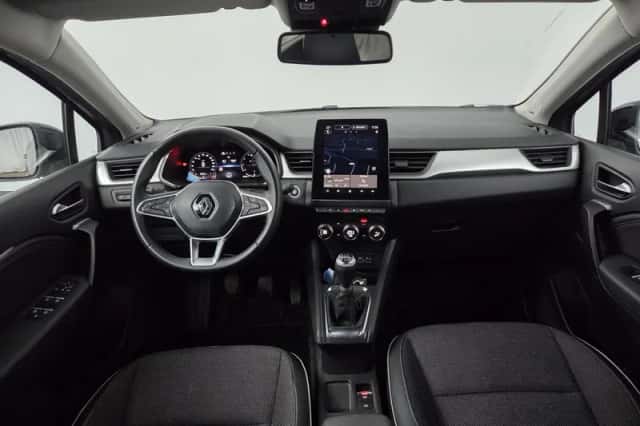 Renault Captur (2023) thumbnail 3