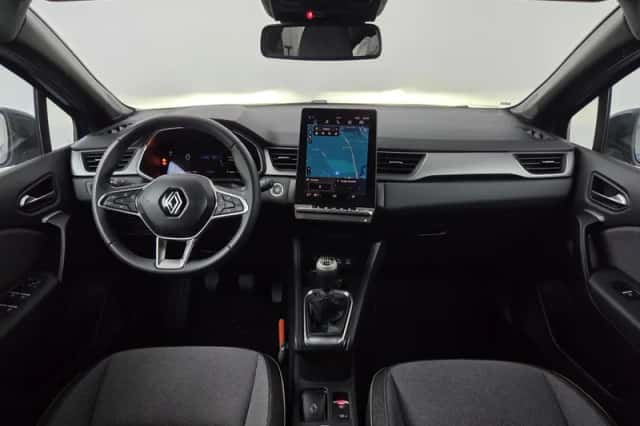 Renault Captur (2024) thumbnail 3