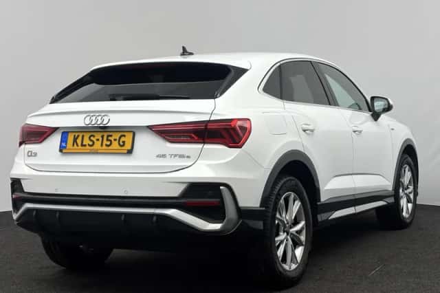 Audi Q3 (2022) thumbnail 2