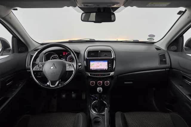 Mitsubishi ASX (2016) thumbnail 3