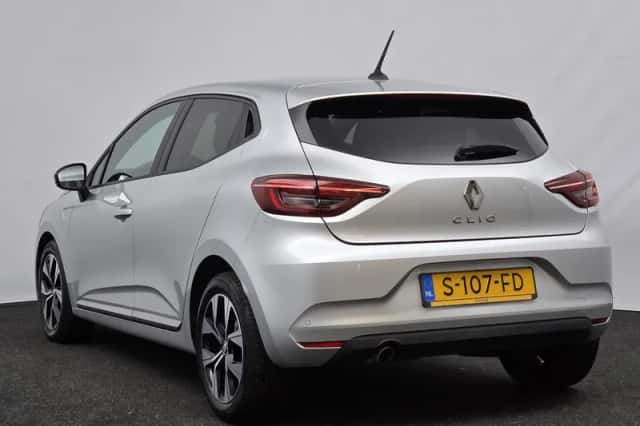 Renault Clio (2022) thumbnail 6
