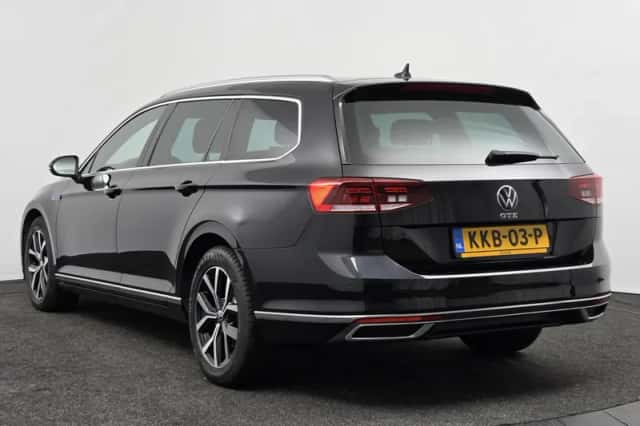 Volkswagen Passat (2023) thumbnail 6