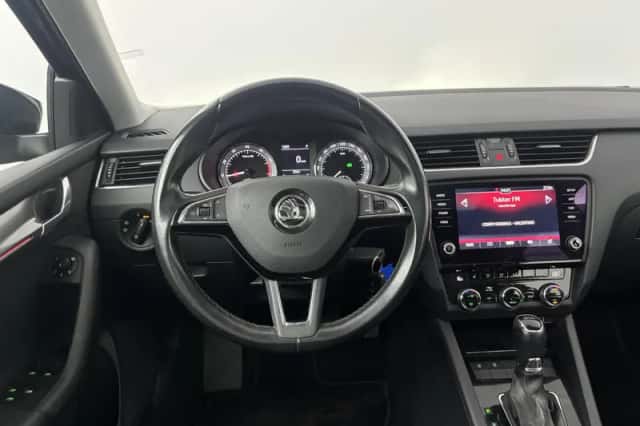 Škoda Octavia (2019) thumbnail 3