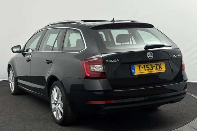 Škoda Octavia (2019) thumbnail 6