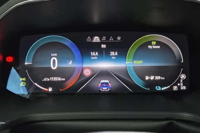Renault Captur (2021) thumbnail 4