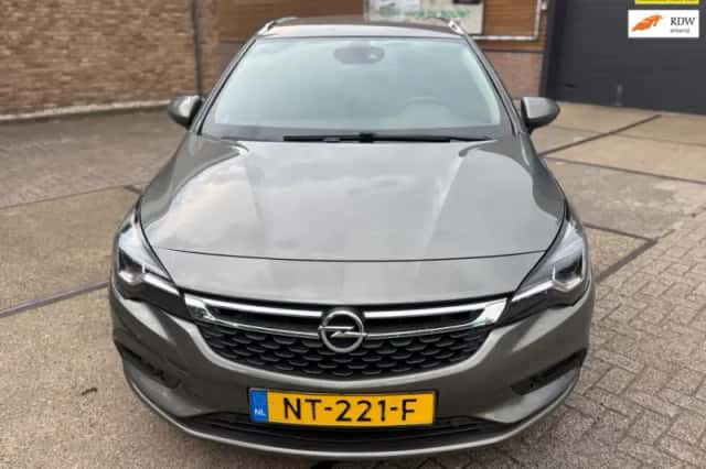 Opel Astra (2017) thumbnail 1