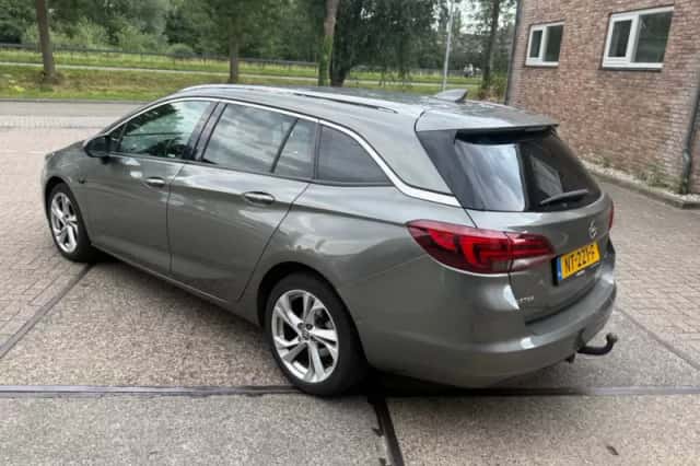 Opel Astra (2017) thumbnail 3
