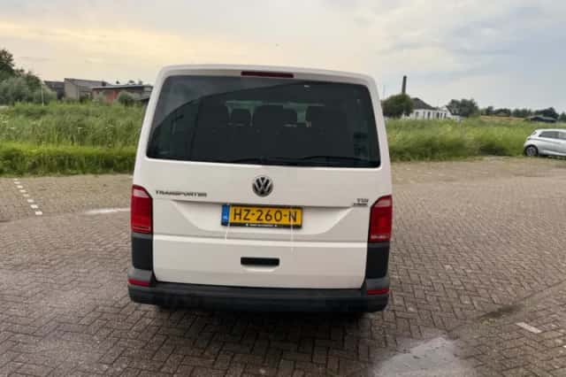 Volkswagen Transporter (2016) thumbnail 5