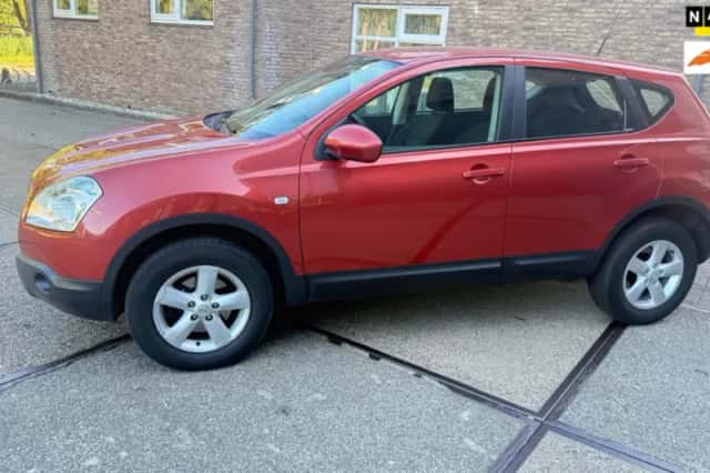 Nissan Qashqai (2008) thumbnail 1