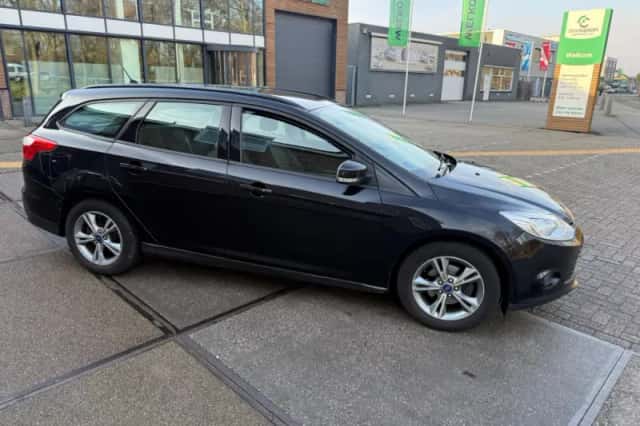 Ford Focus (2014) thumbnail 2