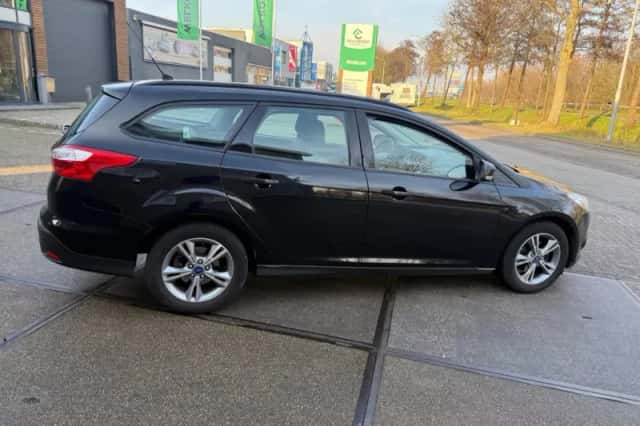 Ford Focus (2014) thumbnail 4