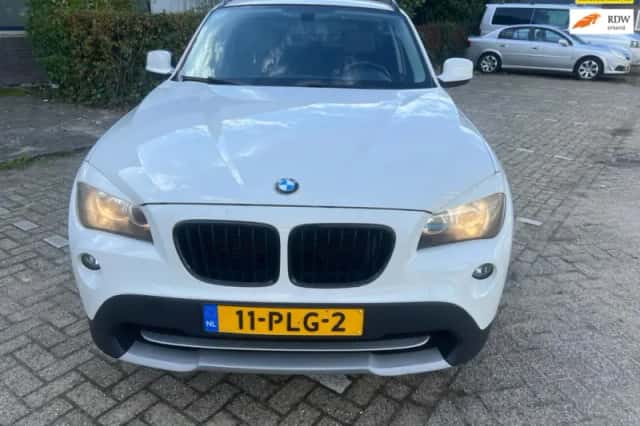 BMW X1 (2011) thumbnail 1