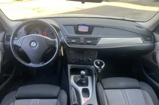 BMW X1 (2011) thumbnail 6