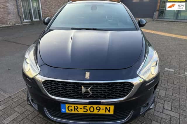 DS 5 (2015) thumbnail 1