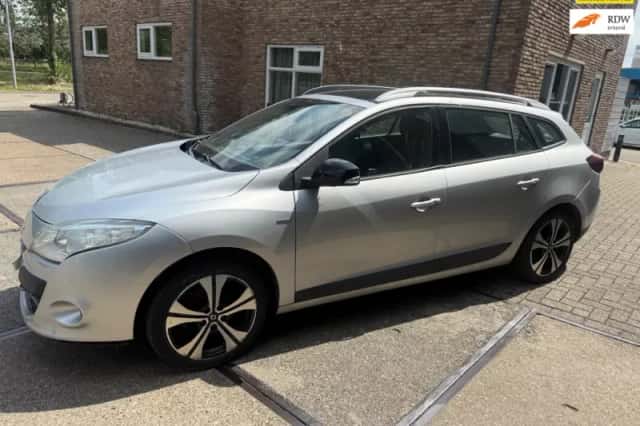 Renault Mégane (2012) thumbnail 1