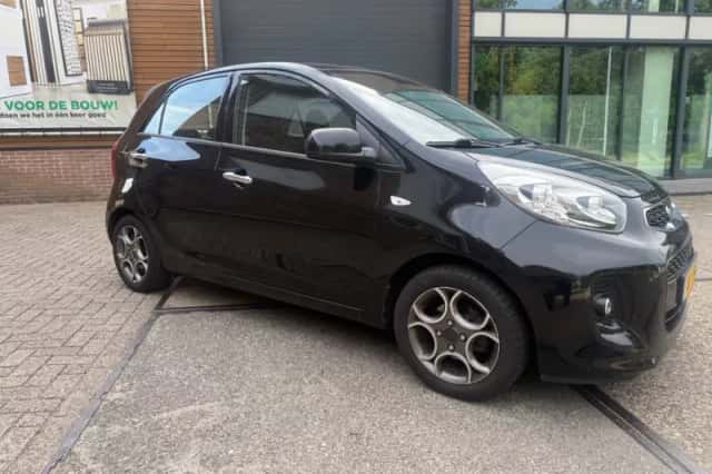 Kia Picanto (2015) thumbnail 2
