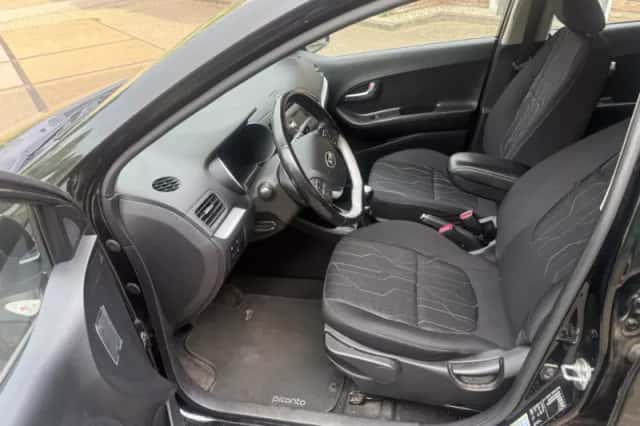 Kia Picanto (2015) thumbnail 6