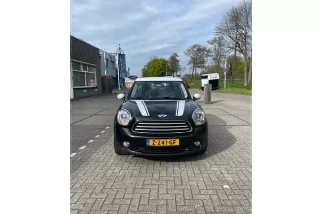 MINI Countryman (2014) thumbnail 4