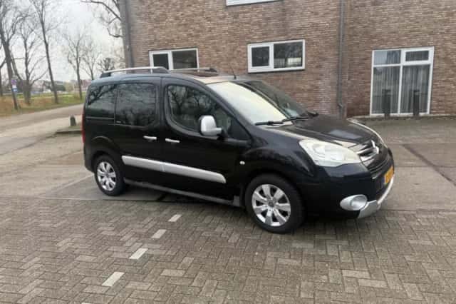 Citroën Berlingo (2011) thumbnail 2