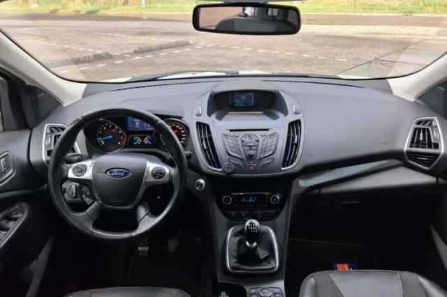 Ford Kuga (2014) thumbnail 4