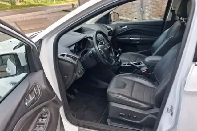Ford Kuga (2014) thumbnail 6
