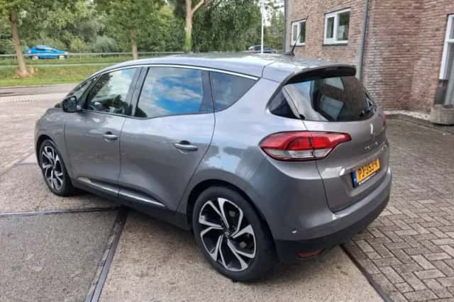 Renault Scénic (2017) thumbnail 4