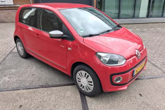 Volkswagen Up! (2014) thumbnail 2
