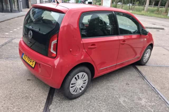 Volkswagen Up! (2014) thumbnail 3