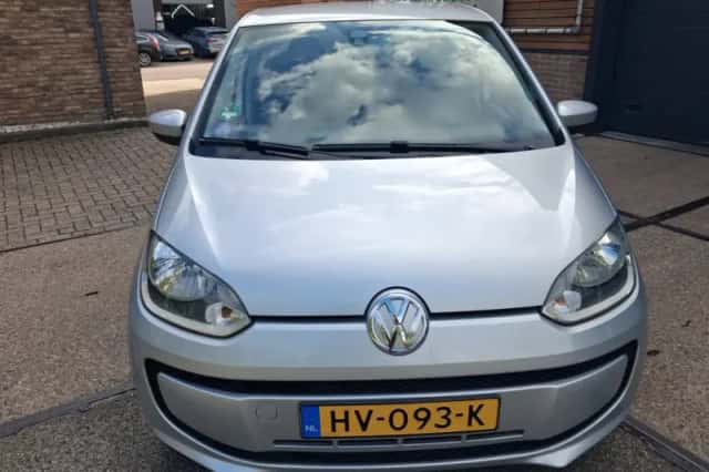 Volkswagen Up! (2016) thumbnail 2