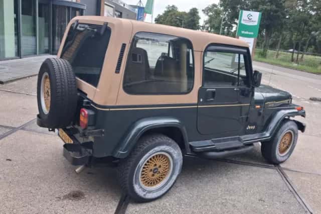 Jeep Wrangler (1992) thumbnail 5