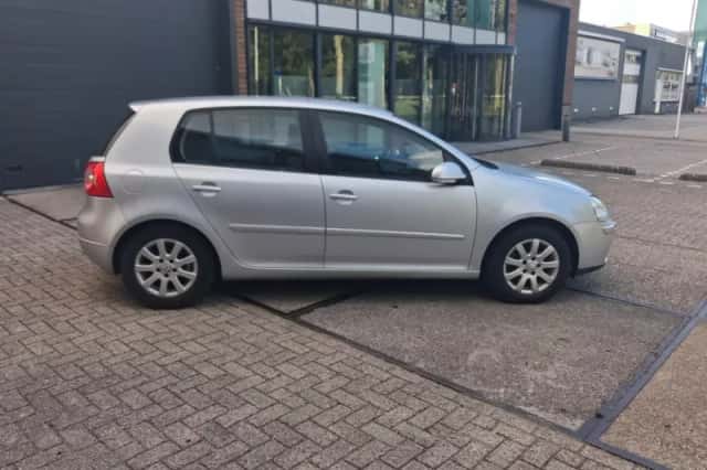 Volkswagen Golf (2004) thumbnail 2