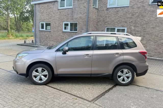Subaru Forester (2015) thumbnail 1