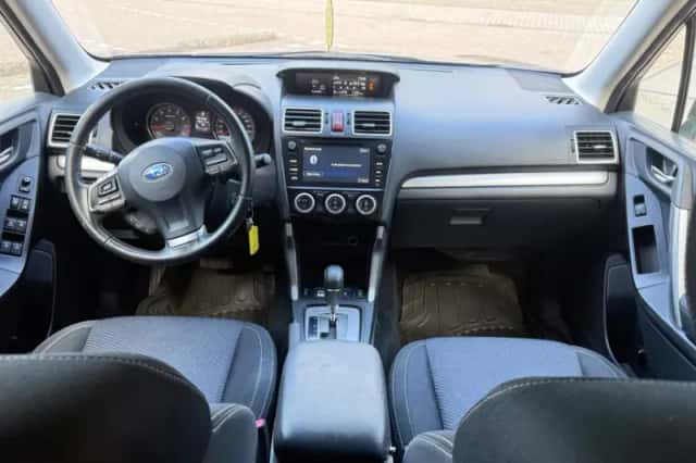 Subaru Forester (2015) thumbnail 5