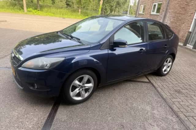 Ford Focus (2010) thumbnail 3