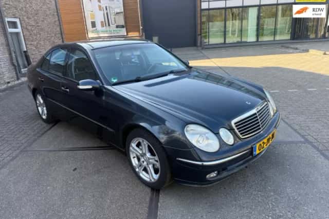 Mercedes-Benz E-Klasse (2002) thumbnail 1