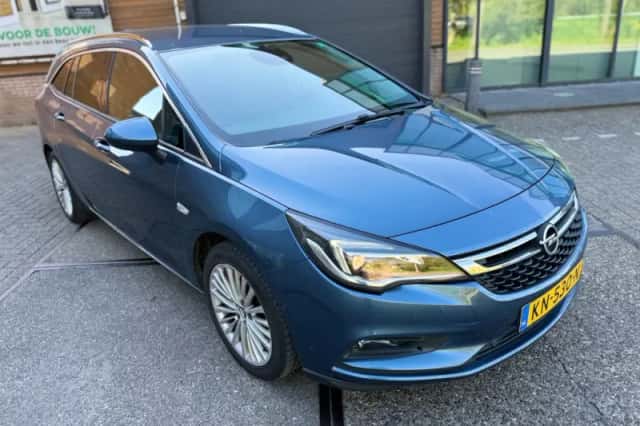 Opel Astra (2016) thumbnail 2