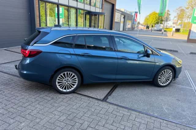 Opel Astra (2016) thumbnail 3