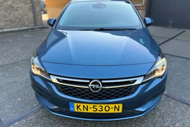Opel Astra (2016) thumbnail 4