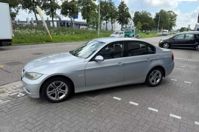 BMW 3-Serie (2008) thumbnail 1
