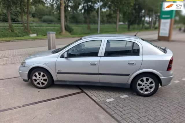 Opel Astra (2003) thumbnail 1