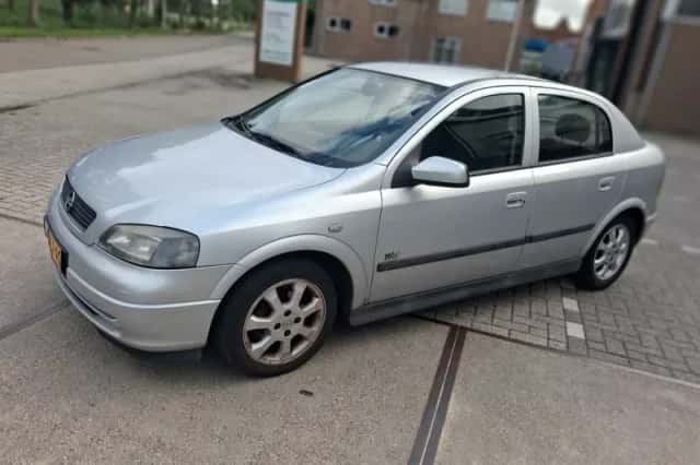 Opel Astra (2003) thumbnail 4