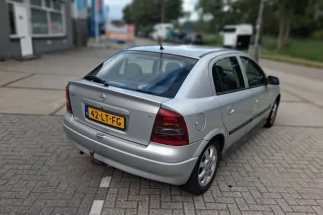 Opel Astra (2003) thumbnail 5