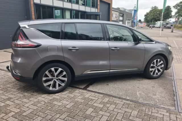 Renault Espace (2015) thumbnail 3